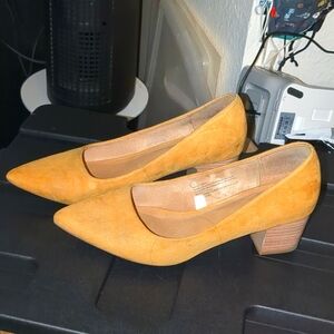 Universal Thread (Target), Suede, Mustard, Size 8 chunky heel pumps.
